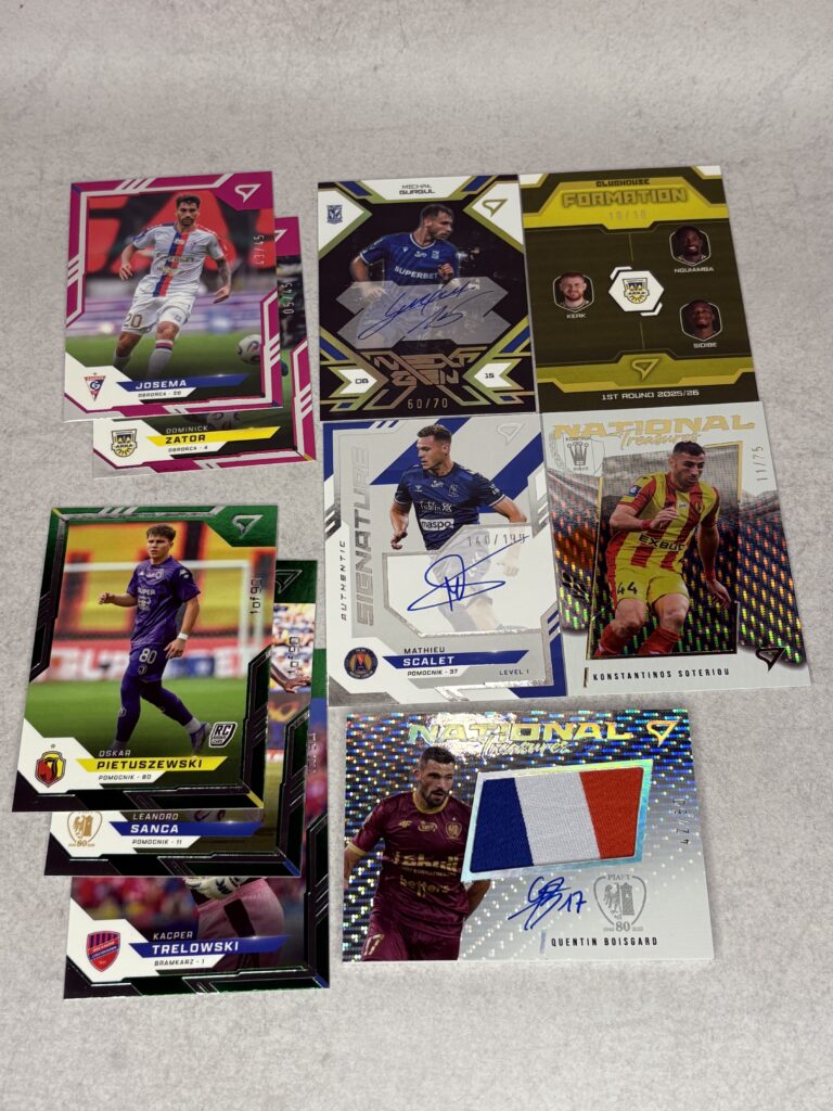 Karty trafione w pierwszym hobby boxie Ekstraklasa 2025/2026 z autografami i Game Jersey