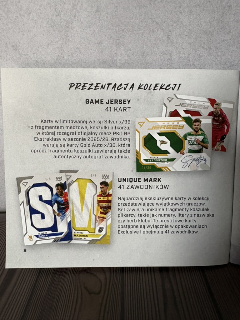 Strona przewodnika prezentująca najważniejsze serie kart SportZoo PKO BP Ekstraklasa 2025/26 Seria 2.
